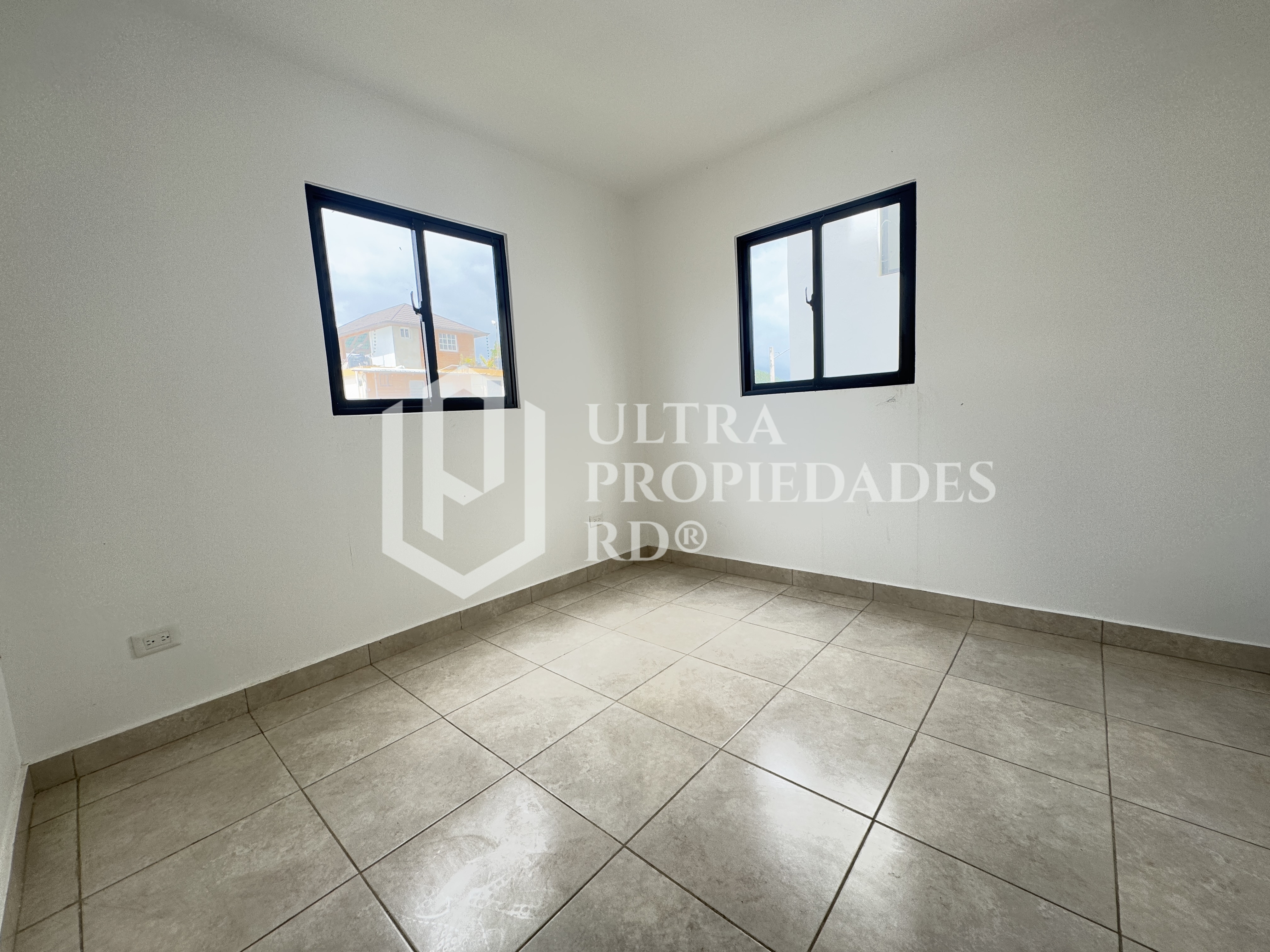 apartamentos - APARTAMENTO EN VENTA PRIMER NIVEL CON PATIO. 4