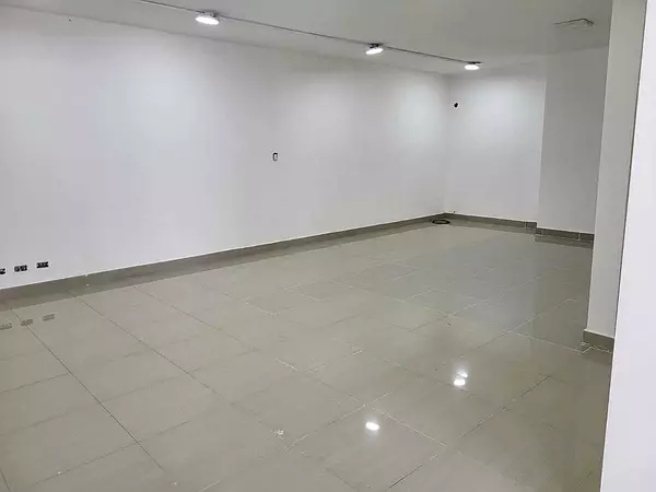 oficinas y locales comerciales - Local céntrico en el millon 6
