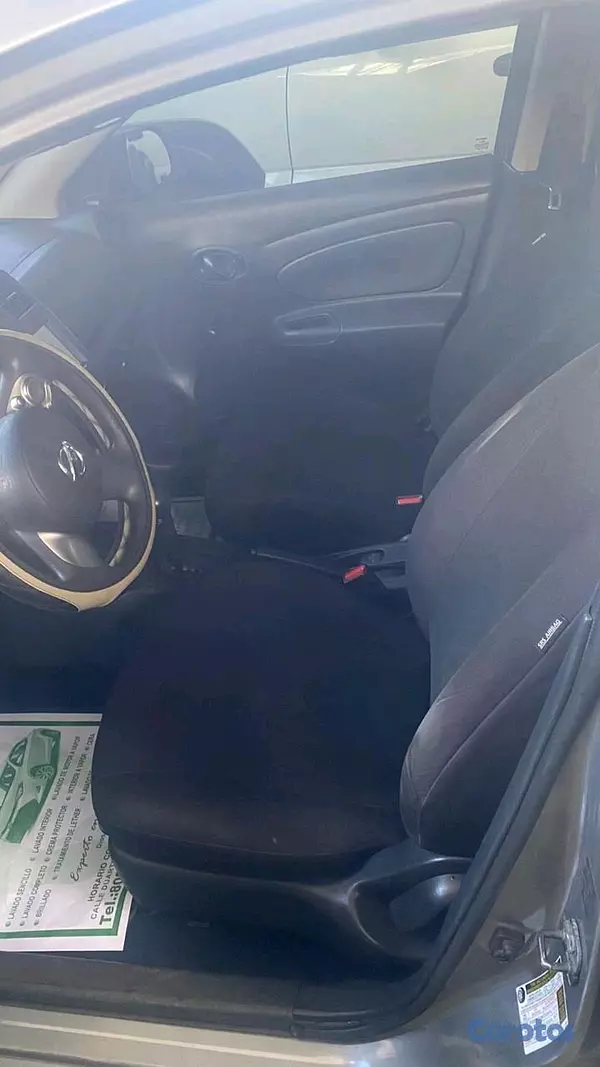 carros - Nissan versa 2014 3