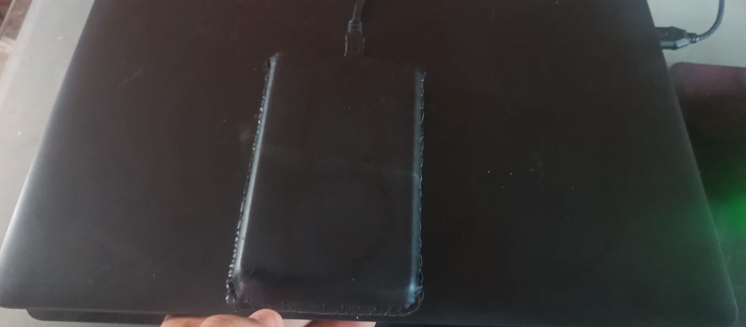 computadoras y laptops - se vende laptop con todo los accesorios  3