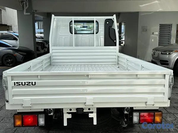 jeepetas y camionetas - Isuzu Traviz 2026 4