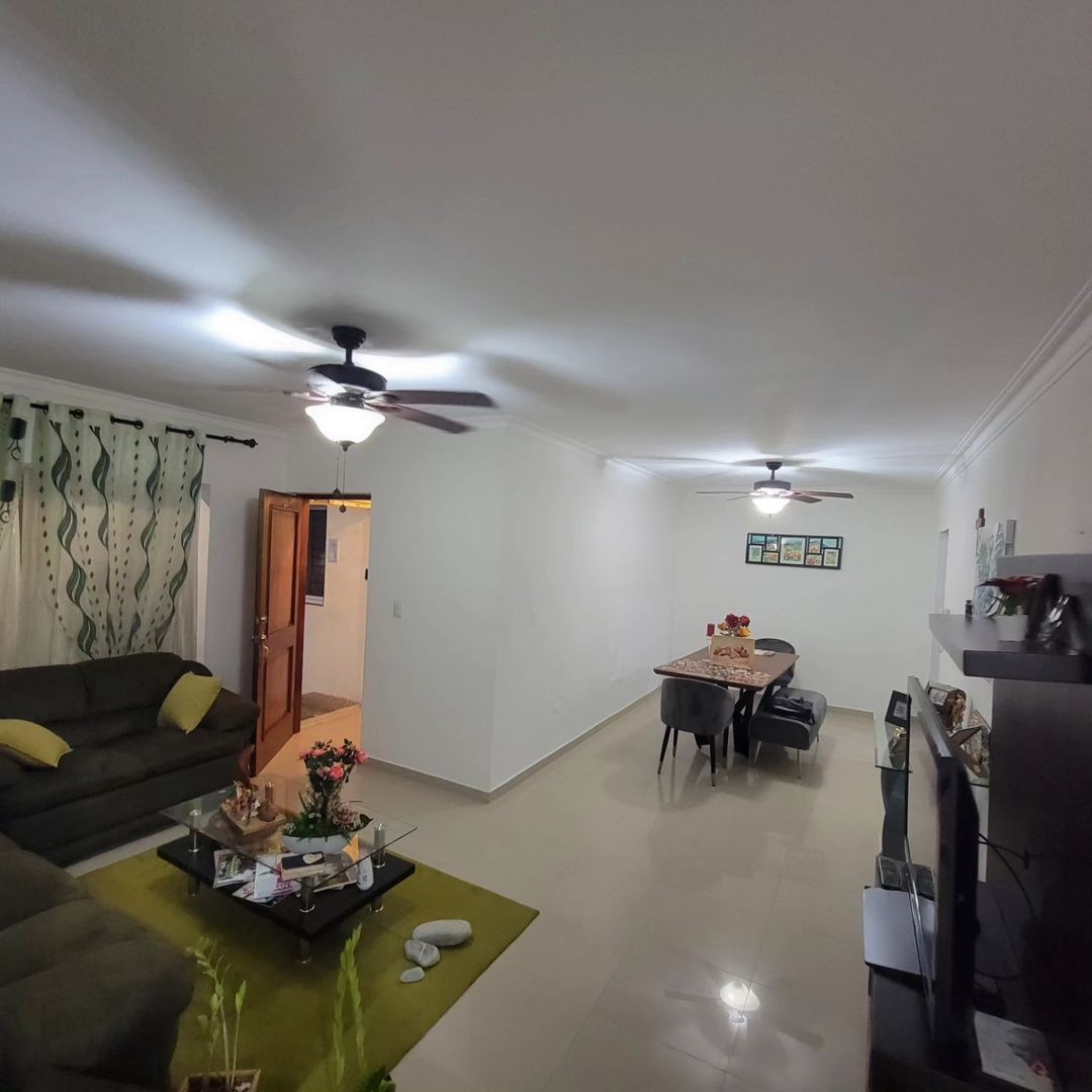 apartamentos - VENDO Amplio Primer Piso de Oportunidad En Viejo Arroyo Hondo Próximo Al Club 0