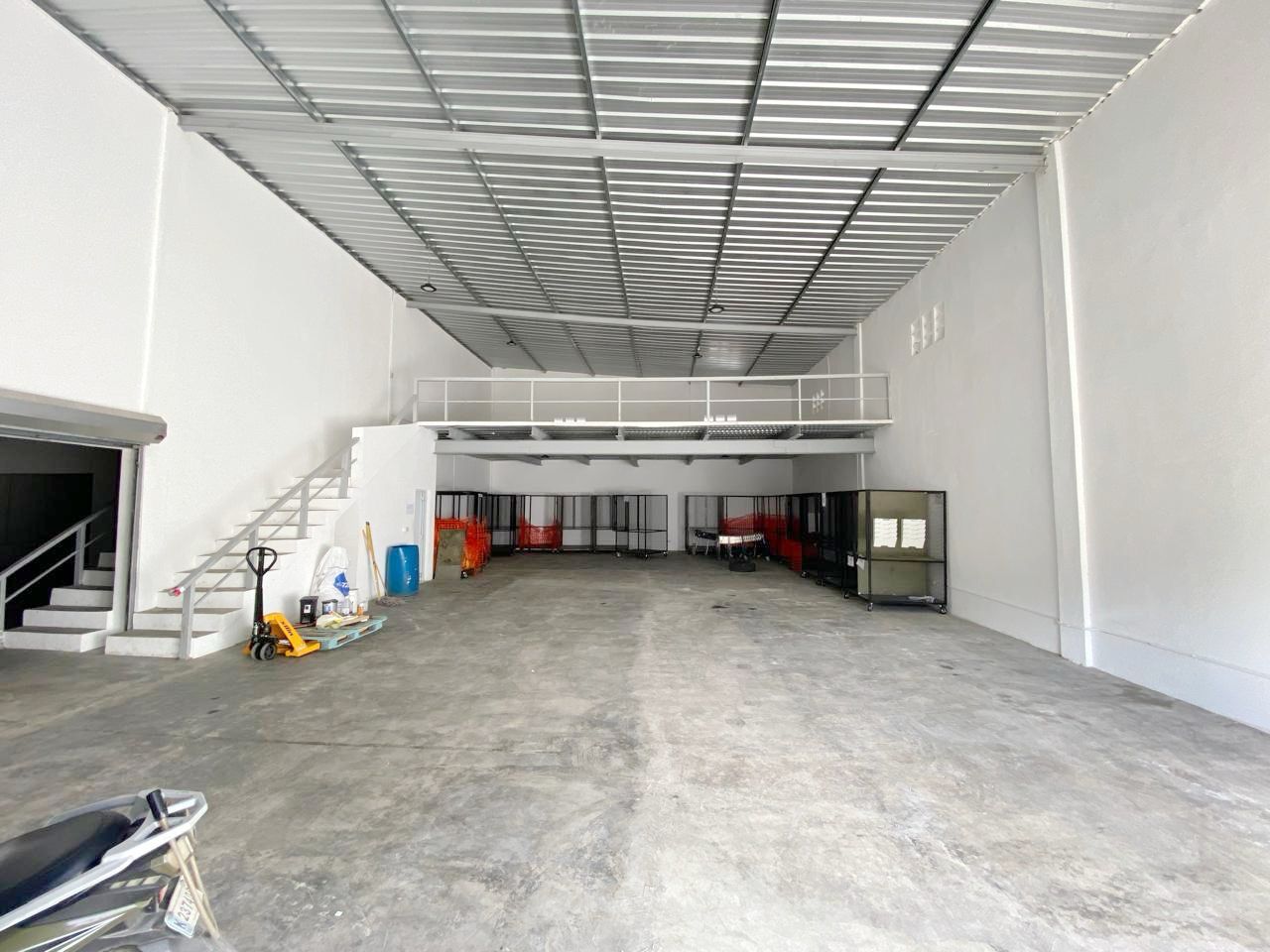 oficinas y locales comerciales - Nave céntrica en Venta  9