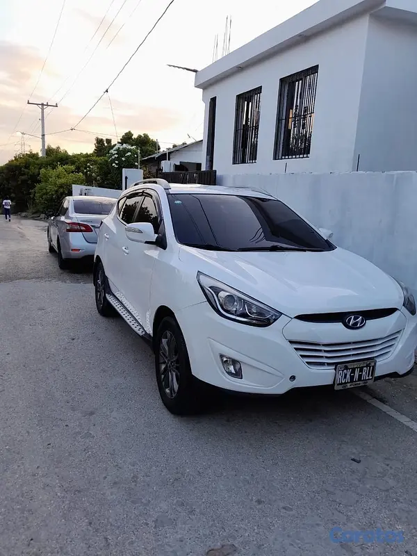 jeepetas y camionetas - Hyundai Tucson 2014 motor dohc  4