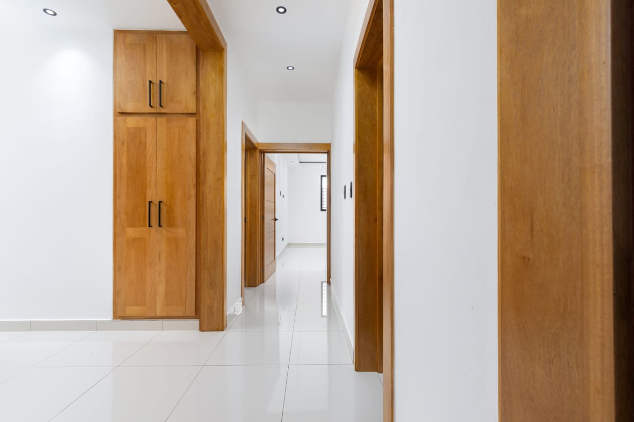 casas - Atractiva Vivienda con Patio en Proyecto Cerrado 5