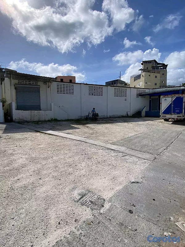 oficinas y locales comerciales - Alquilo Nave en la Luperón  7