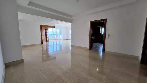 apartamentos - ALQUILER APARTAMENTO CON LINEA BLANCA Y 3 PARQUEOS – SECTOR BELLA VISTA 2