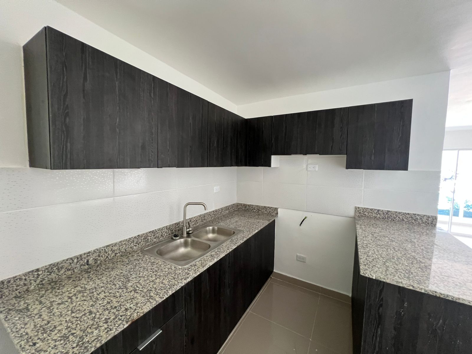 apartamentos - Apartamento con piscina y Cancha| 3HB/2BÑ/1Pq| Ubicado en Charles de Gaulle 0