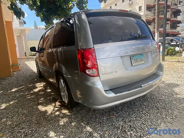 jeepetas y camionetas - dodge gran caravan 2014 3