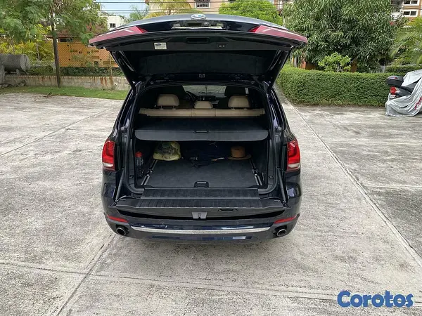 jeepetas y camionetas - 2017 bmw x5 xDrive35i  $23,300 como nueva 9