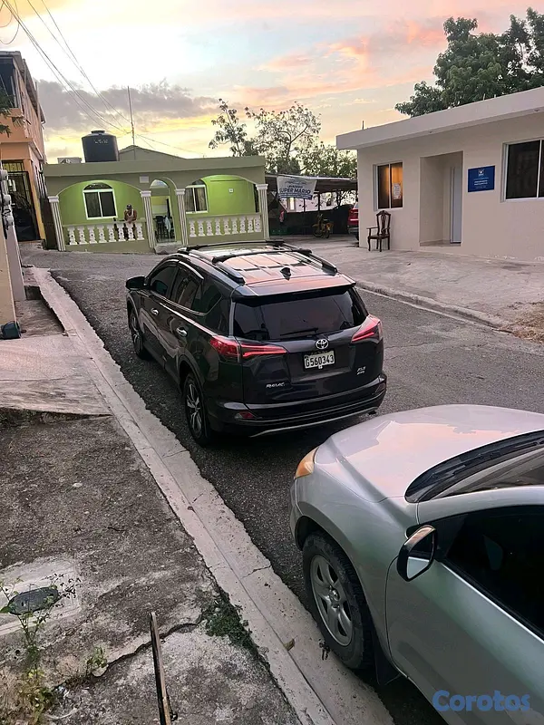 jeepetas y camionetas - Toyota rav4 2017 xle  8