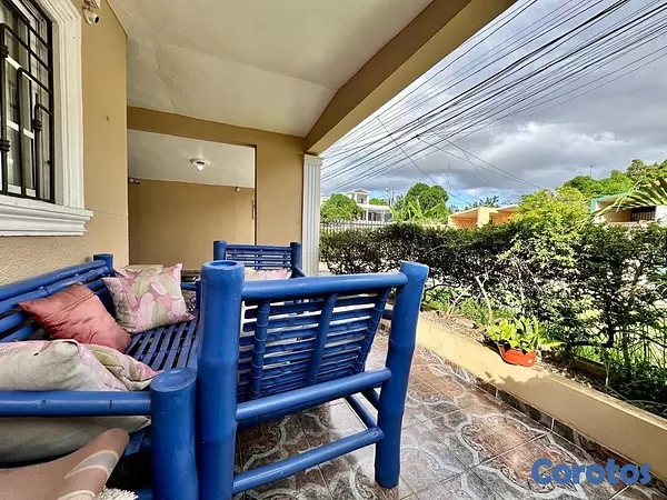 casas - venta de casa en la charles de Gaulle con patio grande Santo Domingo este  2