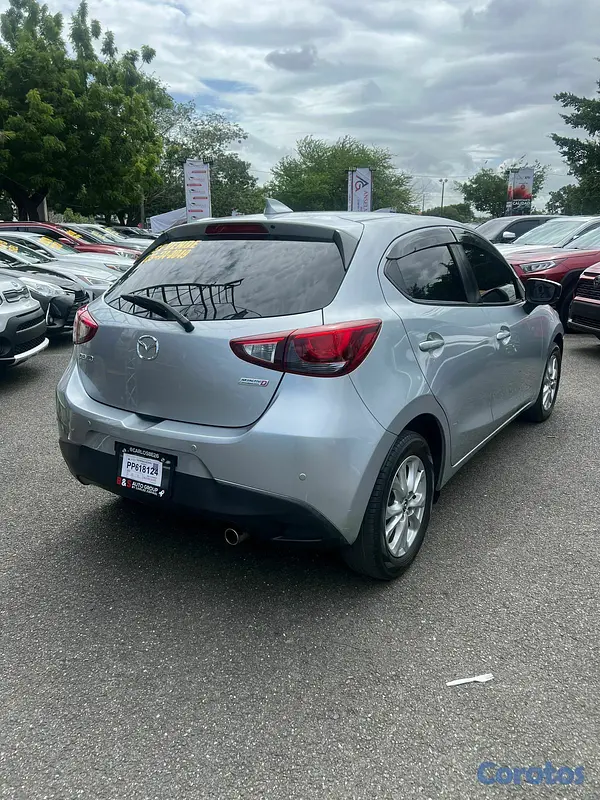 carros - Mazda Demio 2019 10