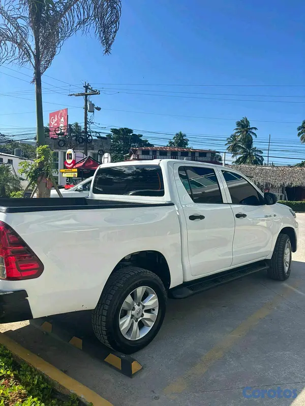 jeepetas y camionetas - Toyota hilux 2018 mecánica  2