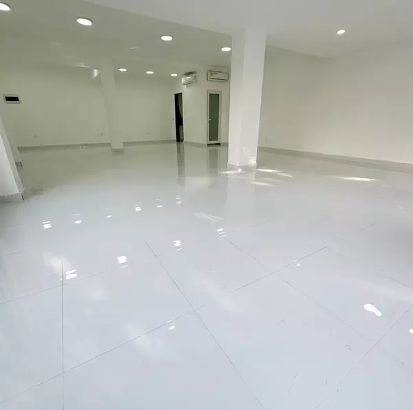 oficinas y locales comerciales - Local amplio bella vista  3