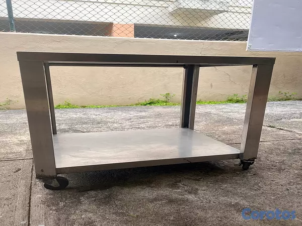 servicios profesionales - MESA PEQUEÑA DE ACERO INOXIDABLE CON RUEDAS 2