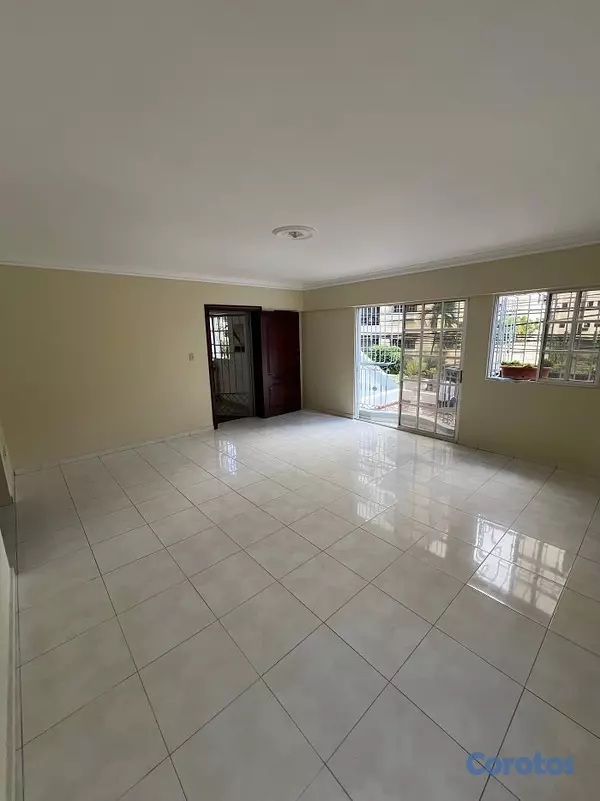 apartamentos - alquiló renacimiento segunda con terraza tres habitaciones 2.5 baños dos parqueo 8
