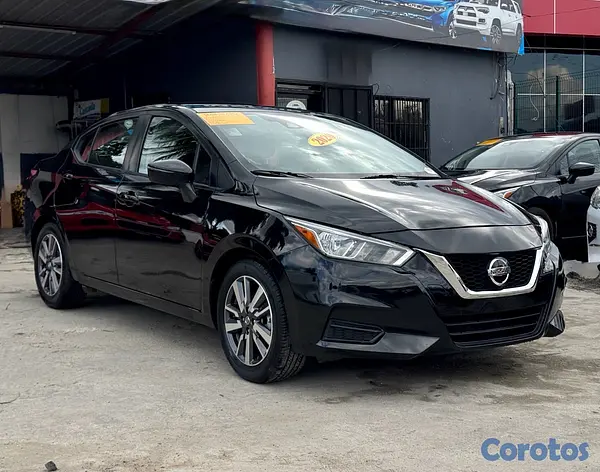 carros - Nissan Versa 2020 SV
 2