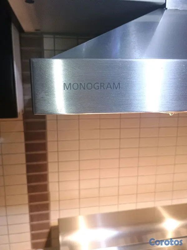 cocina - “Estufa Thermador Professional 30” modelo PG304BS/07 – con su extractor Monogran 6
