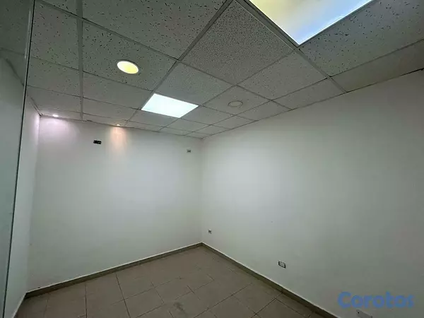 oficinas y locales comerciales - Alquiler Local para Oficinas, Bella Vista, Santo D 5