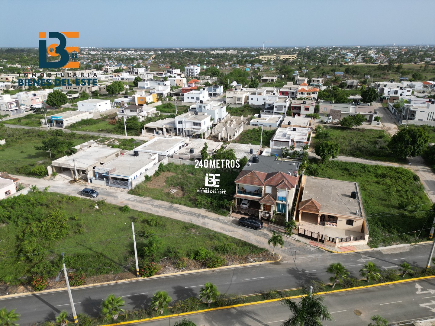 solares y terrenos - SOLAR CON 240 Metros en Residencial NAIME 3. 
Cerca de la Ave, Principal 5