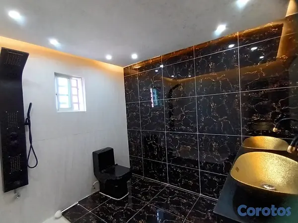 casas - venta de casa con jacuzzi en la autopista de san isidro Santo Domingo este  2