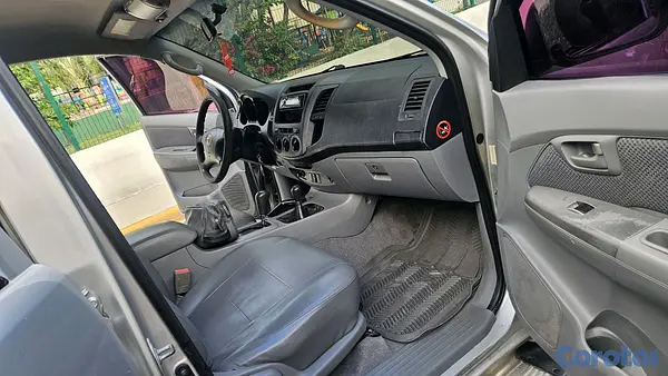 jeepetas y camionetas - Toyota hilux diésel 4x4 9