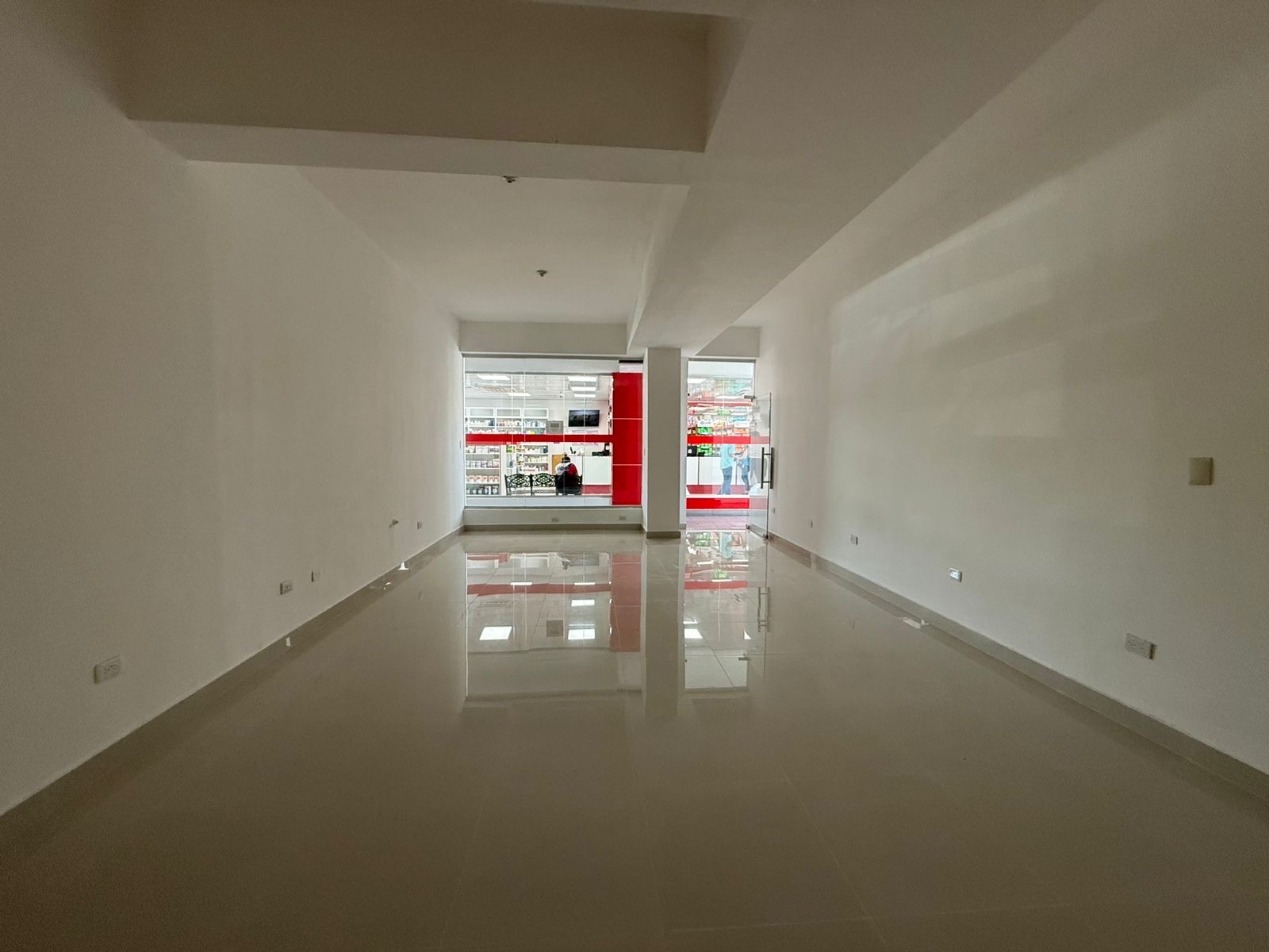 oficinas y locales comerciales - ✅Alquiler de LOCALES COMERCIALES 
                    📍 Mirador Sur
 5