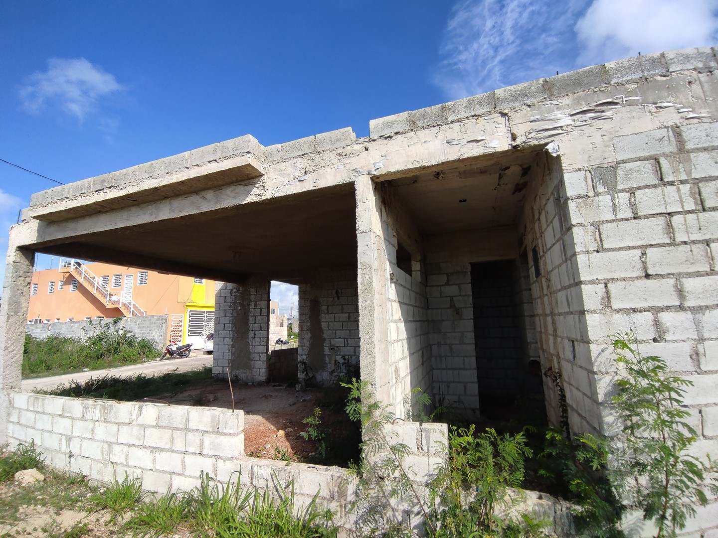 casas - SE VENDE Amplia CASA EN CONSTRUCCION con Excelente Ubicación en Villa Visan  3