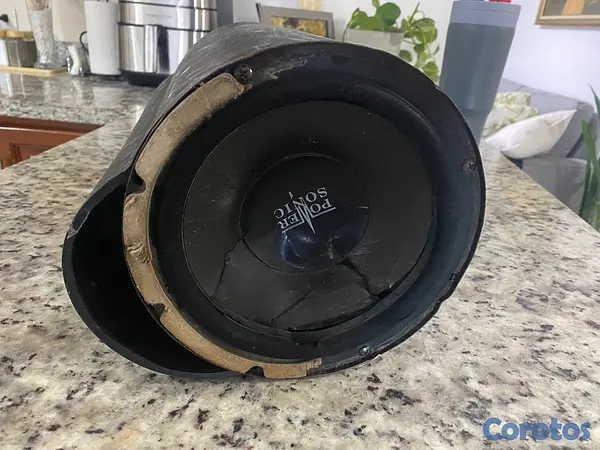camaras y audio - Vendo Subwoofer de bajo Marca Bazooka original  3