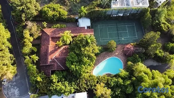 casas - venta de casa en cuesta hermosa con 5,038mts y piscina Distrito Nacional  7