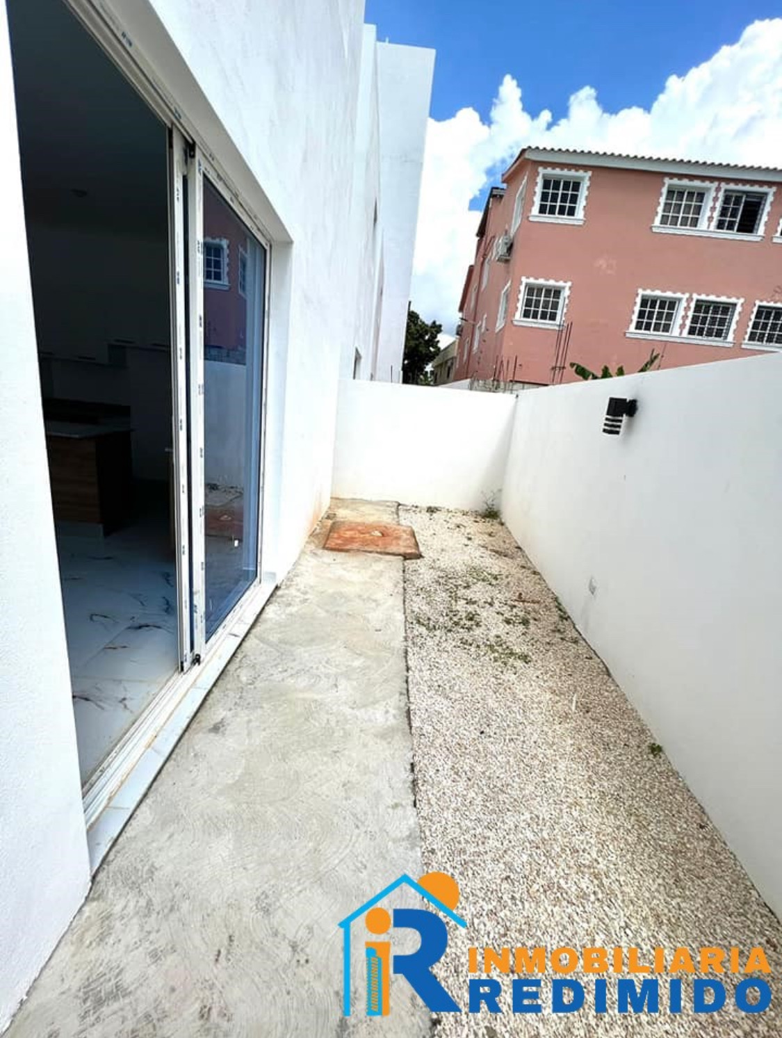casas - CASA DE 2 EN PROYECTO CERRADO DE 4 CASA STO DGO ESTE 5