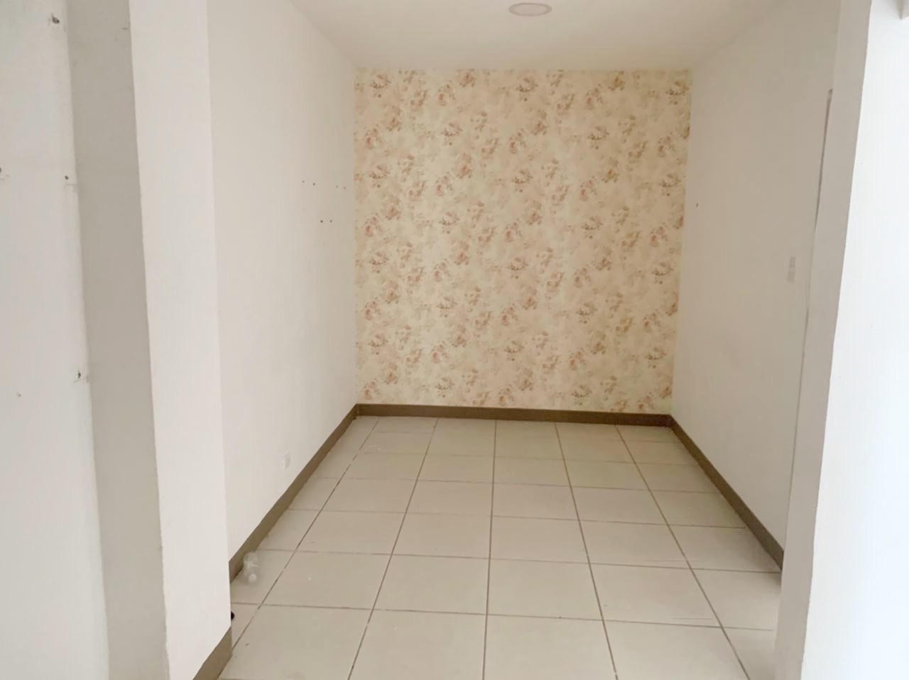 oficinas y locales comerciales - Local céntrico en los prados  1