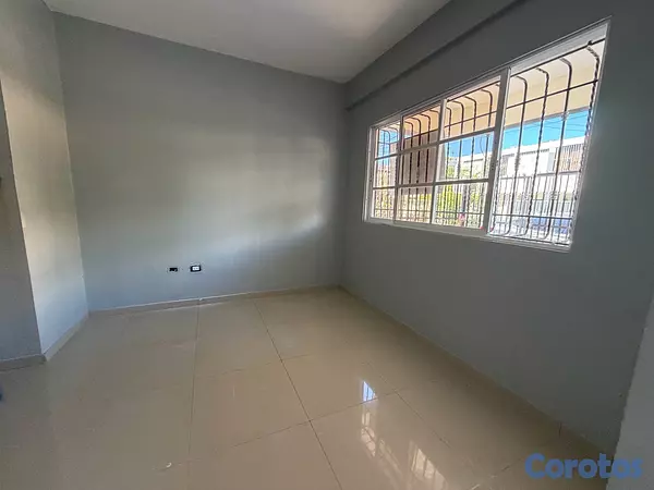 casas - vendo casa de dos niveles Independencia tres habitaciones 2.5 baños marquesina  7