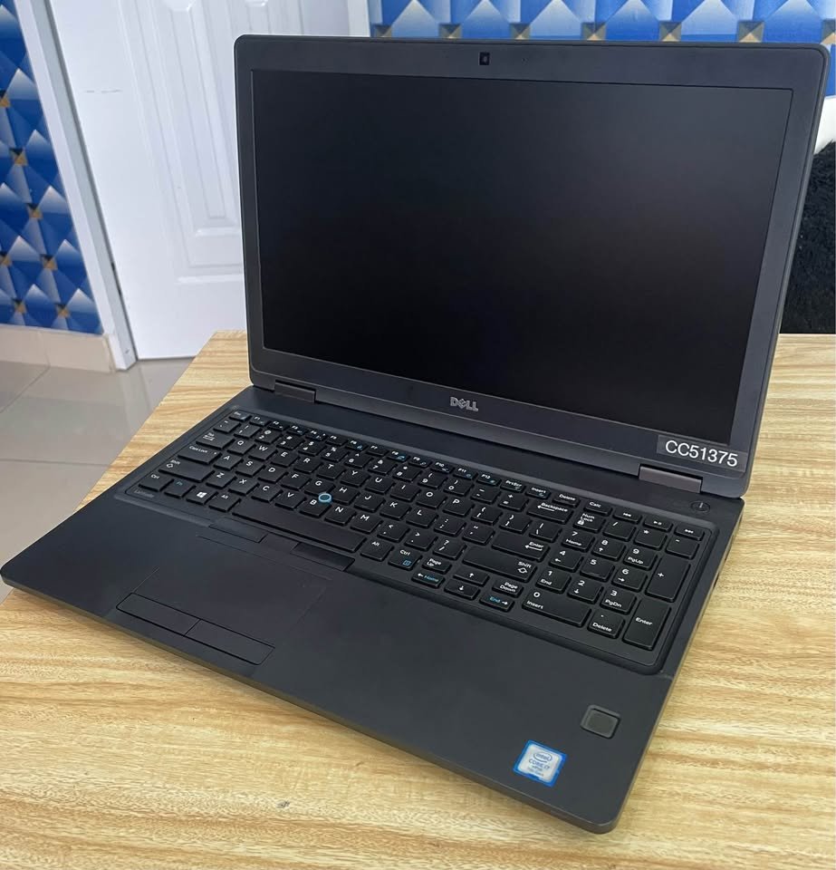 computadoras y laptops - Laptop Dell Latitude Intel core i3 8va Generación 1