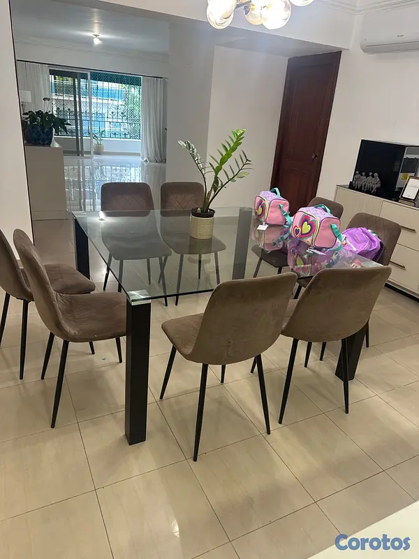muebles y colchones - Se vende comedor de 8 sillas! 2