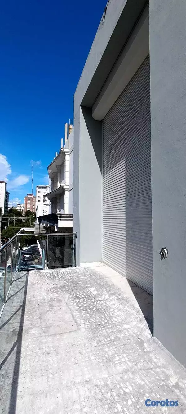 oficinas y locales comerciales - LOCAL  PIANTIN BASTANTE AMPLIO  250mts Nivel 3ERO BASTANTE BIEN UBICAD 2