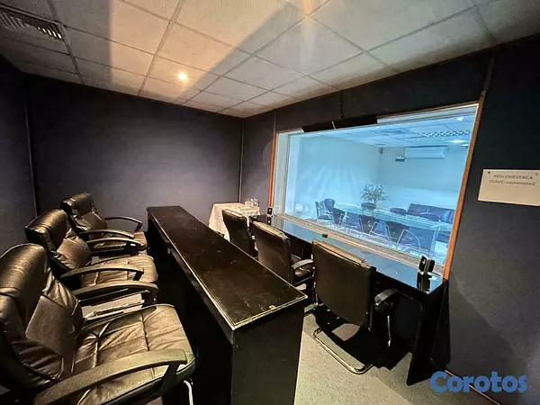 oficinas y locales comerciales - Oportunidad, Local en la Rómulo 2do nivel, 127mts 6