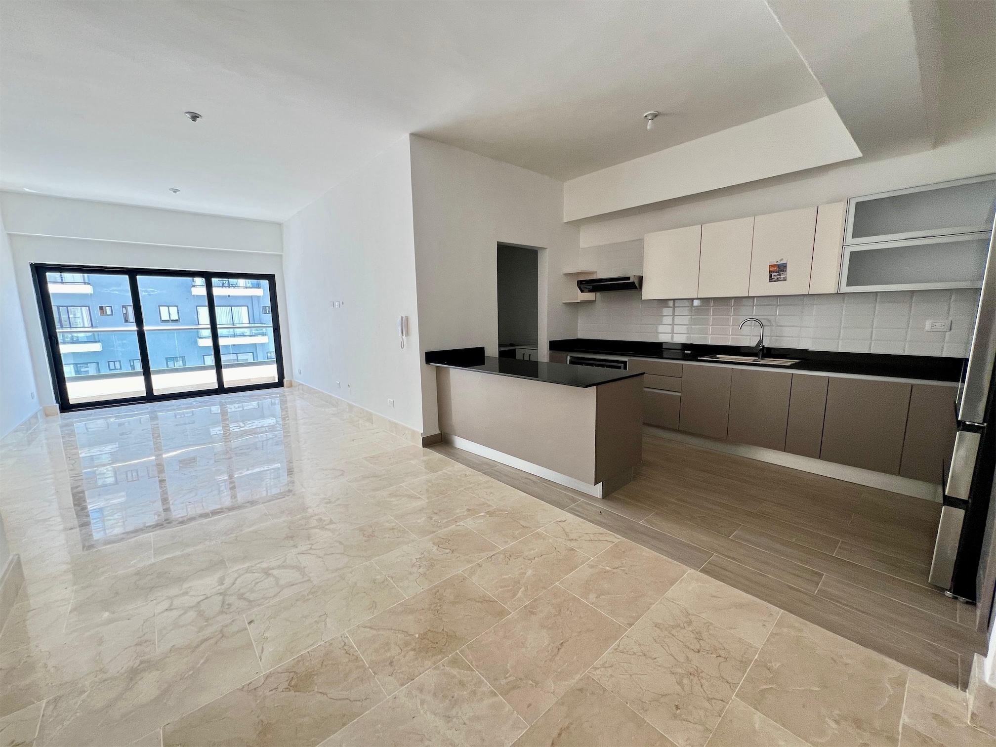 apartamentos - Apartamento con línea blanca en alquiler ubicado en Piantini de 2 habitaciones  3