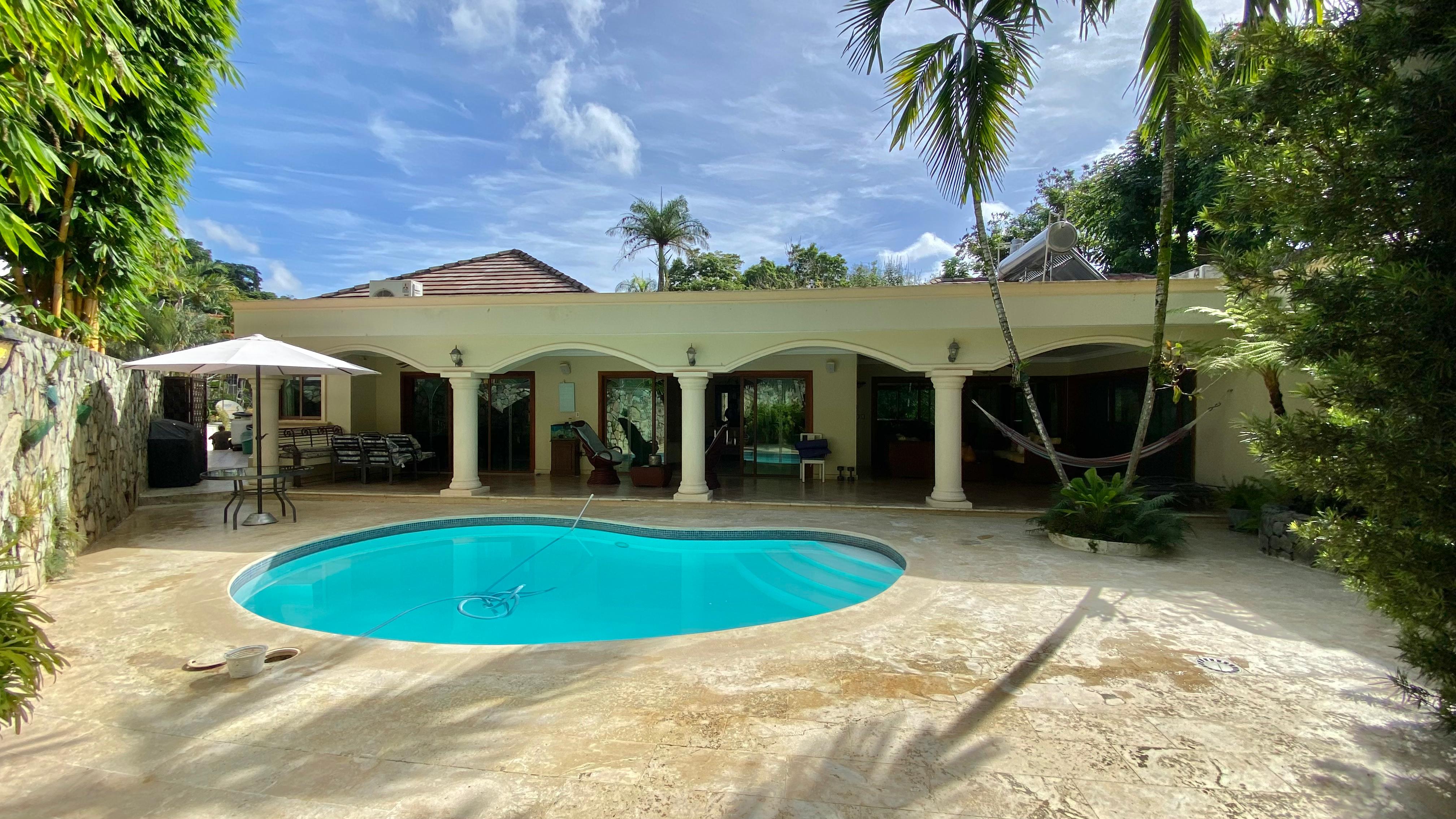 casas - Imponente Mansión en Cuesta Hermosa II, 5 HABS, 1000 Mts2 Patio, Piscina REBAJAD 7