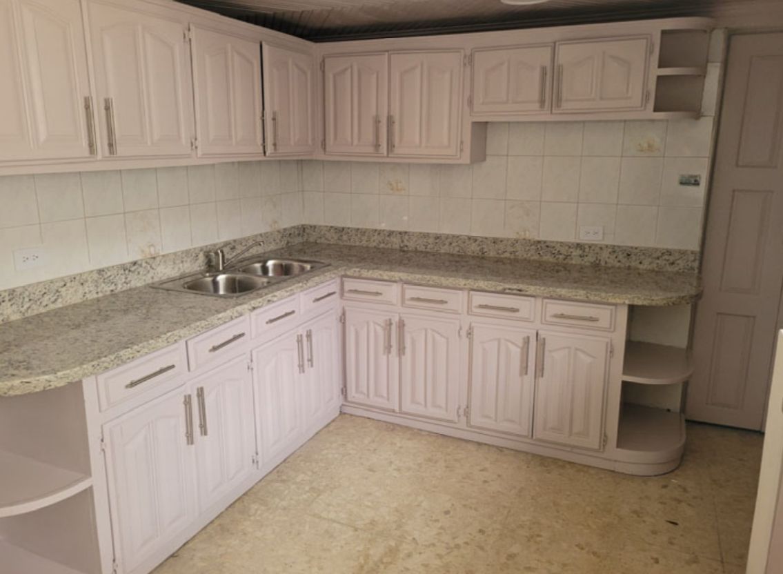 casas - Casa en Venta 2 niveles 3 habitaciones 2 baños 2 parqueos en Colinas de Los Rios 9