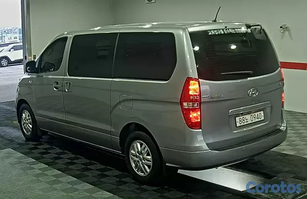 otros vehiculos - HYUNDAI GRAND STAREX 2020 GRIS 8
