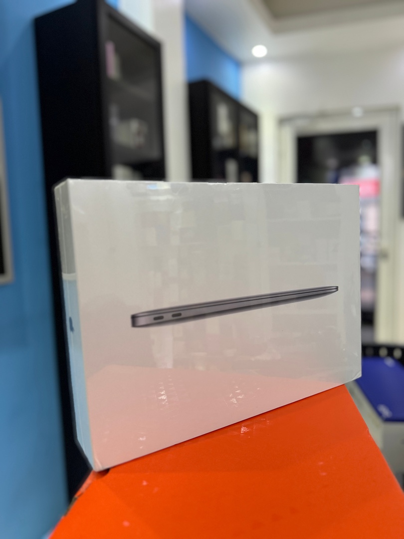 computadoras y laptops - MacBook Air 13.1 inch M1 Apple chip| 256GB SSD | 8GB Ram Sellada RD$ 49,500 NEG 0