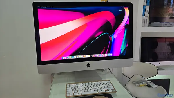 computadoras y laptops - Apple imac 4K 21 Pulg Core i5 Ram 8gb Disco 256gb solido año 2017 2
