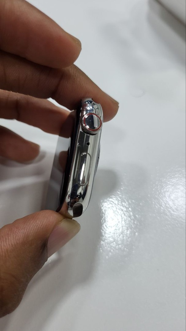 otros electronicos - Apple watch series 8 acero inoxidable LTE En su caja original 2