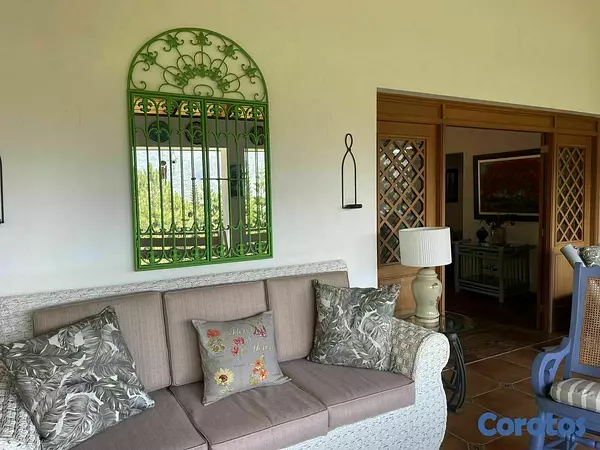 casas vacacionales y villas - Amplia villa con hermoso terreno en Jarabacoa. 9