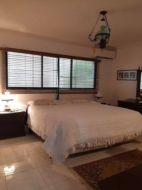 apartamentos - ¡Vendo apartamento súper amplio cerca del Mirador Sur!
Precio US$ 200,000 usd 1