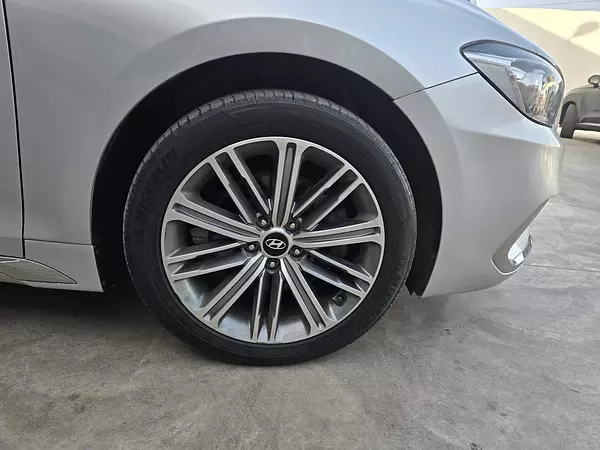 carros - HYUNDAI GRANDEUR 2020 GRIS 10