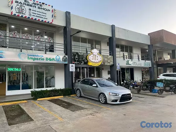 oficinas y locales comerciales - Local comercial en primer piso, Plaza San Isidro Labrador 2