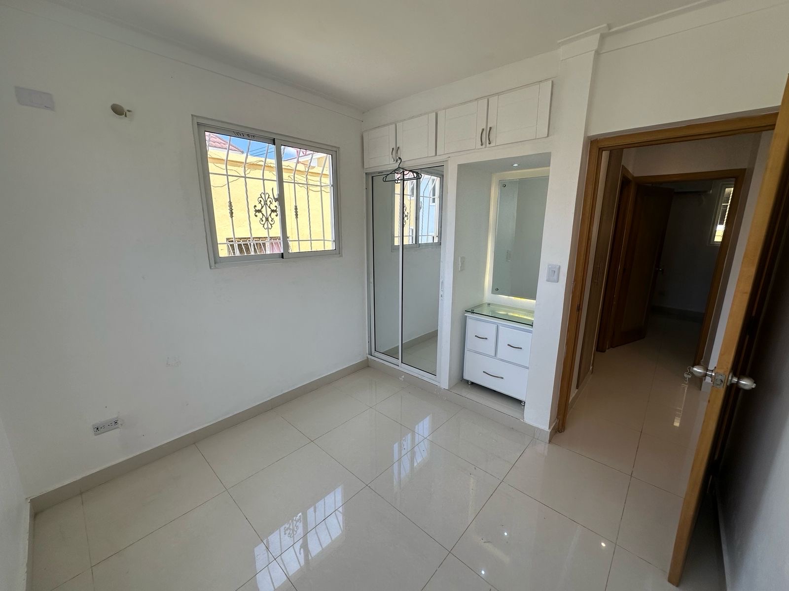 apartamentos - venta de apartamento tipo penthouse amueblado en la autopista de san isidro  5